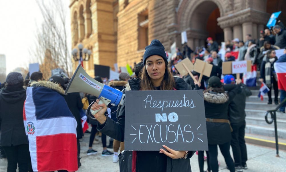 Dominicanos dicen “No a la impunidad” downtown, Toronto.