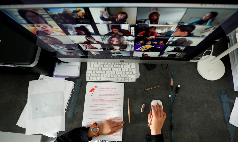 La mayoría de los empleados públicos en Canadá seguirá trabajando a distancia