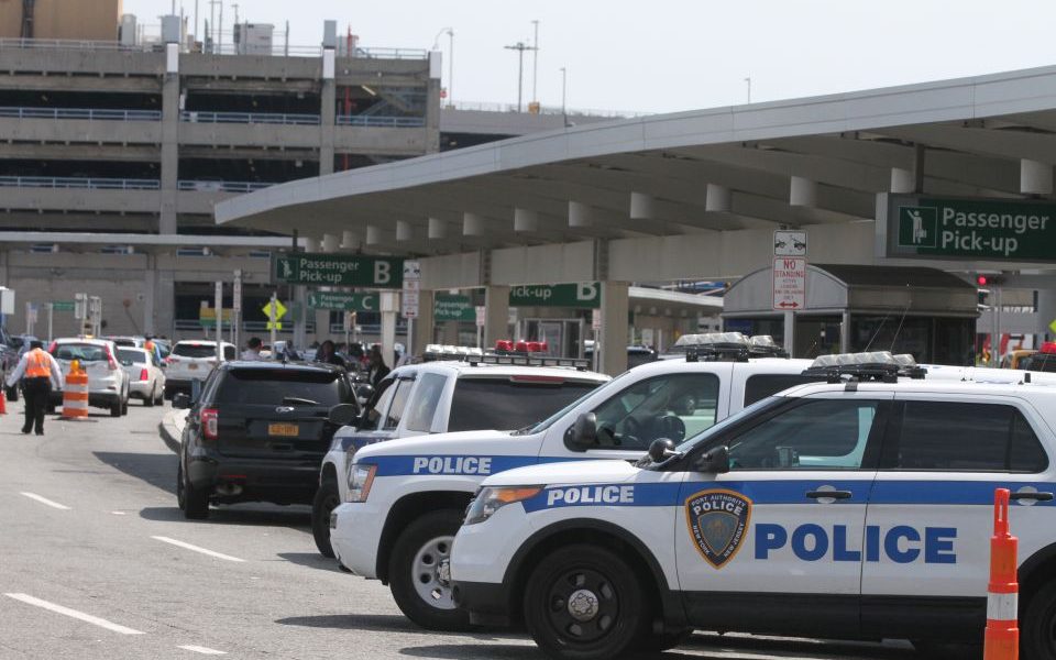 Acusan a mecánico de American Airlines por tráfico de cocaína entre Nueva York y el Caribe