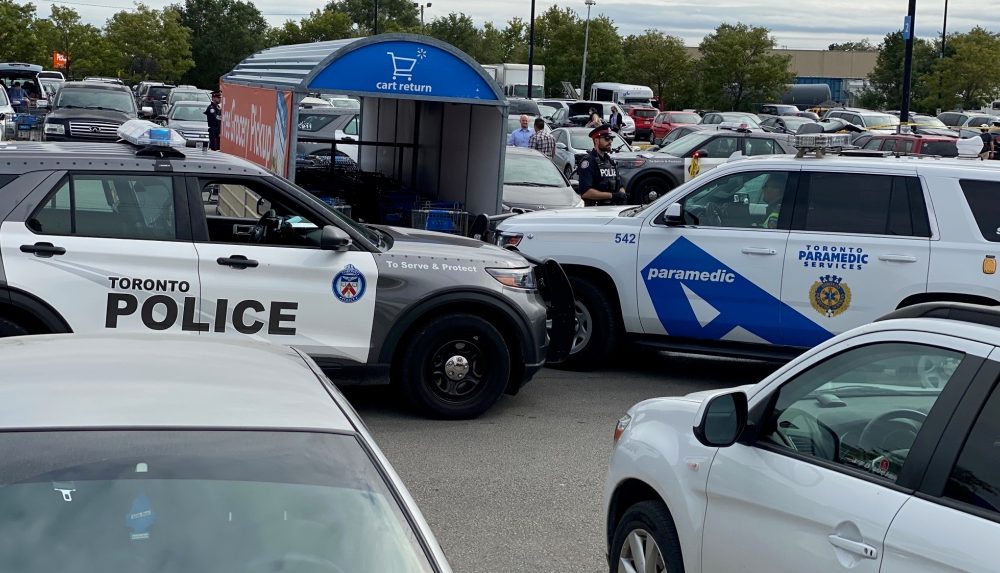 Hombre muerto en estacionamiento de Walmart de Toronto