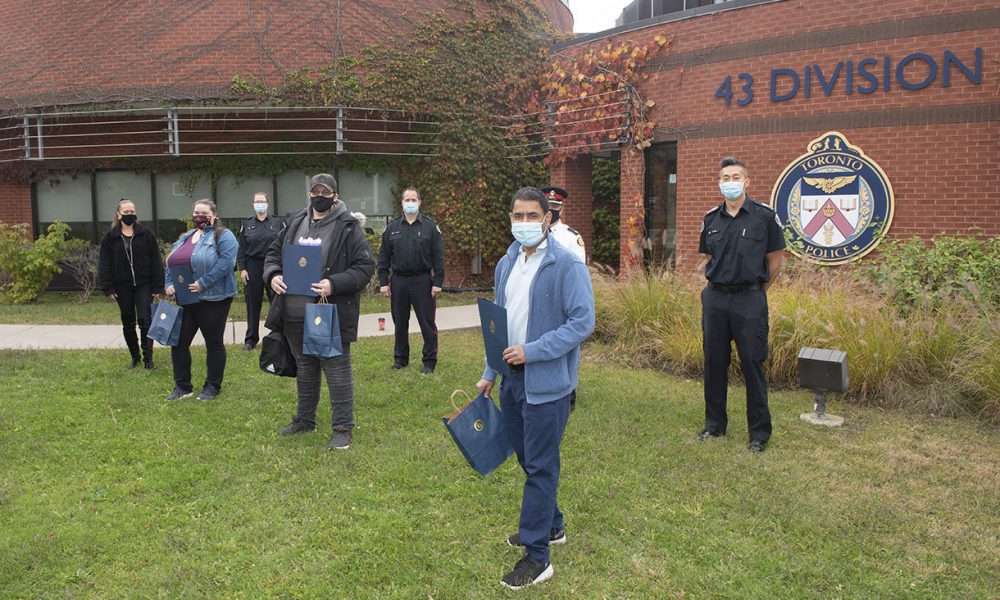 Policia de Toronto reconoce taxista y personal de la compañía Beck