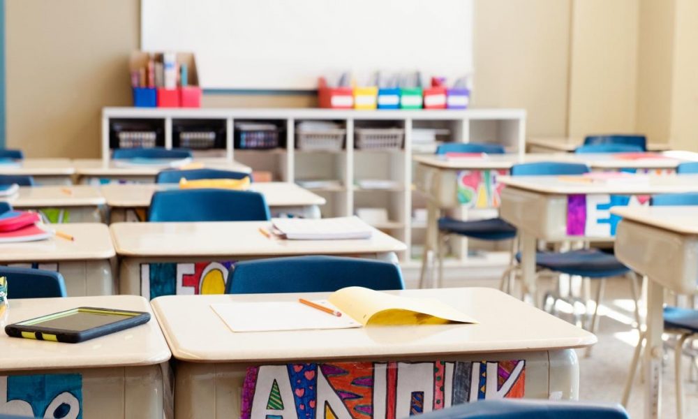 Escuelas en 7 regiones del sur de Ontario reabrirán el lunes