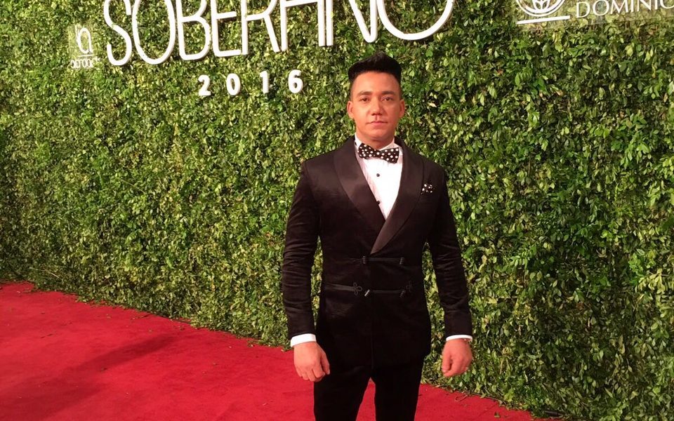 Elvis Martínez agradece sus 4 nominaciones a Premios Soberano