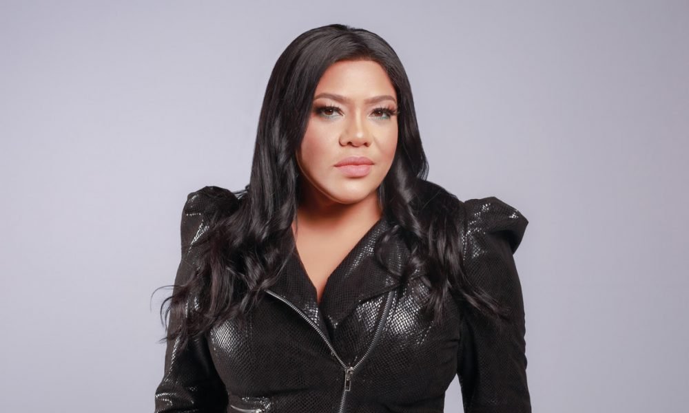 Alexandra presenta su “Bachata Queen”