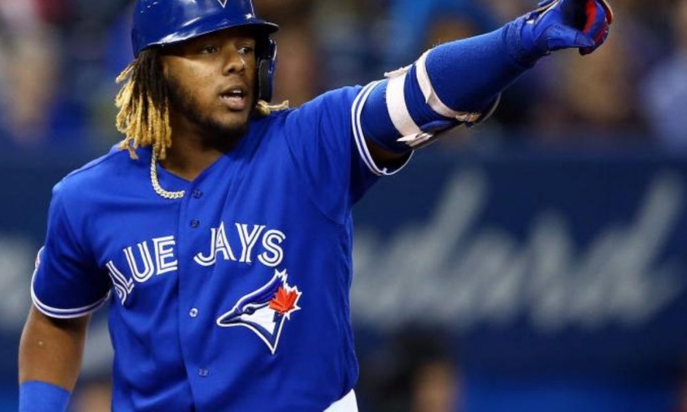 Guerrero Jr. pega 26to jonrón y Azulejos apalean a Orioles