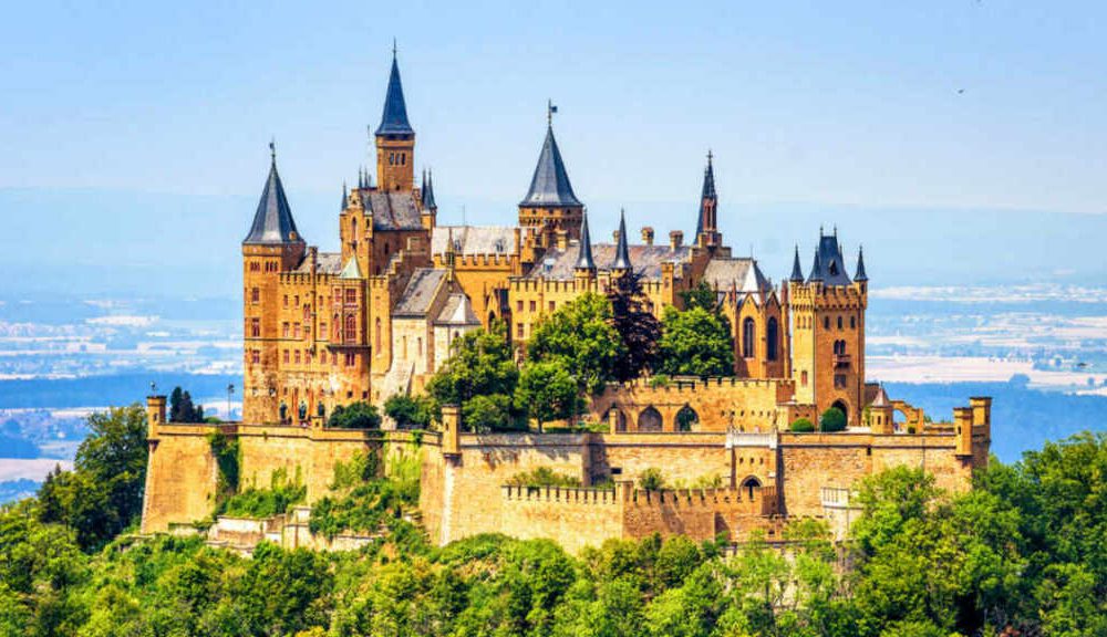 Esta es la nueva tendencia de comprar castillos abandonados en Francia y transformarlos