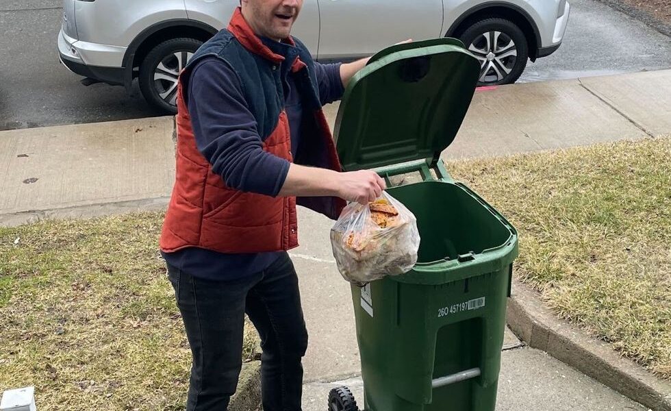 7 cosas que no sabías que podrías poner en tu contenedor verde en Toronto