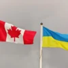 Banderas de Canadá y Ucrania