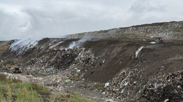 Incendio en el vertedero ECCO Recycling en Calgary