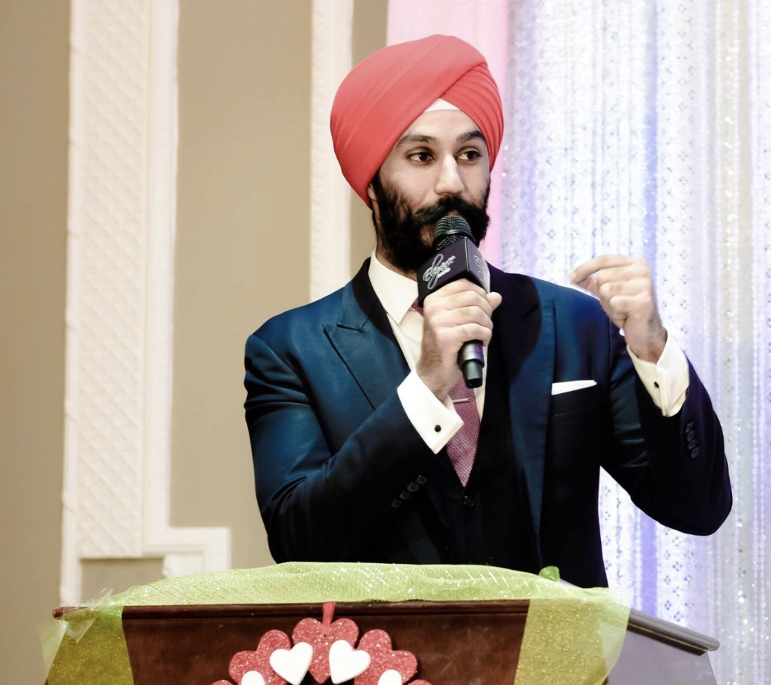 Raj Grewal, exdiputado federal por Brampton East, durante un evento público